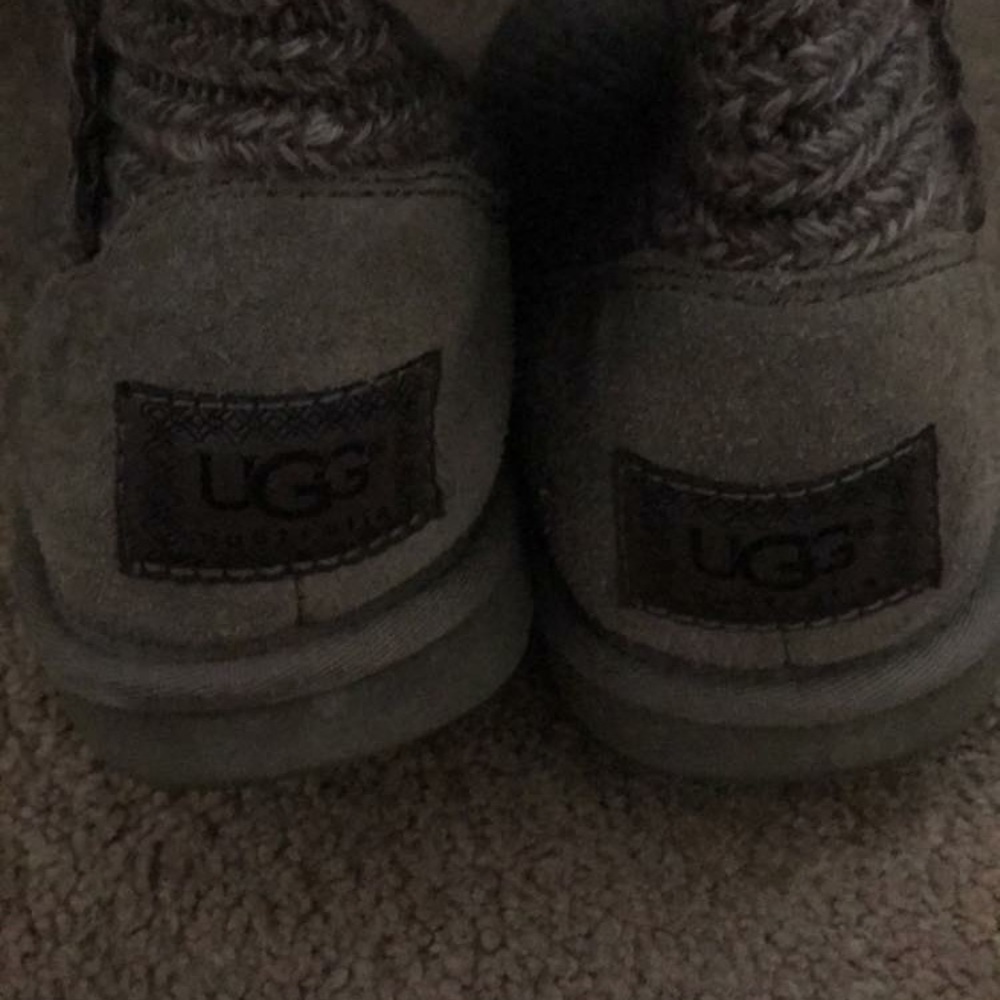 Grey knit ugg boots